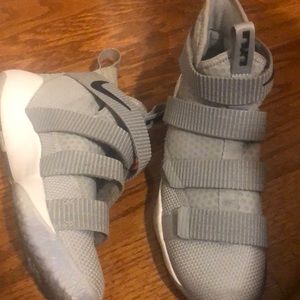 Nike Zoom Lebron Soldiers